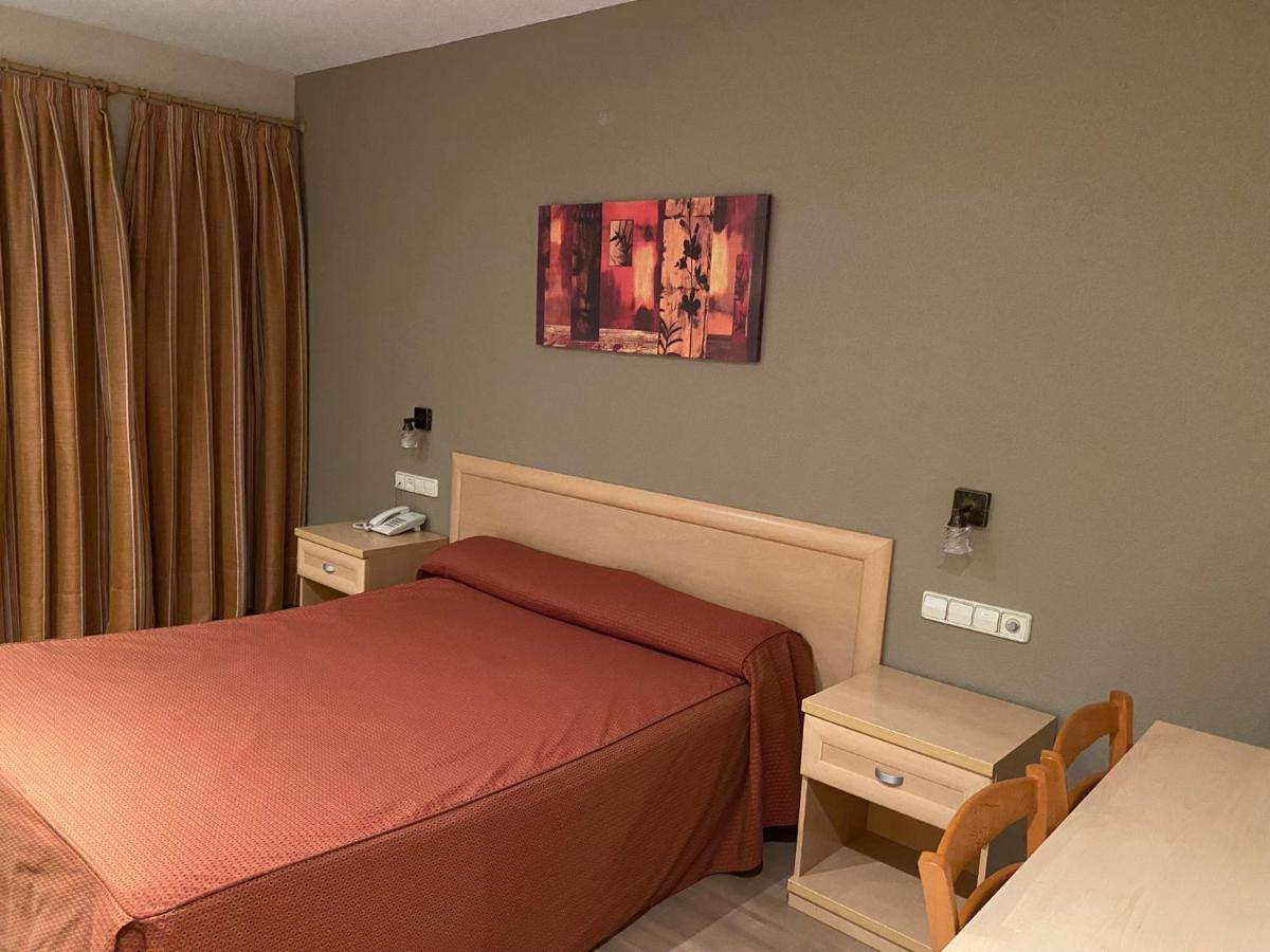 Hotel La Union อูมาเนส เด มาดริด ภายนอก รูปภาพ