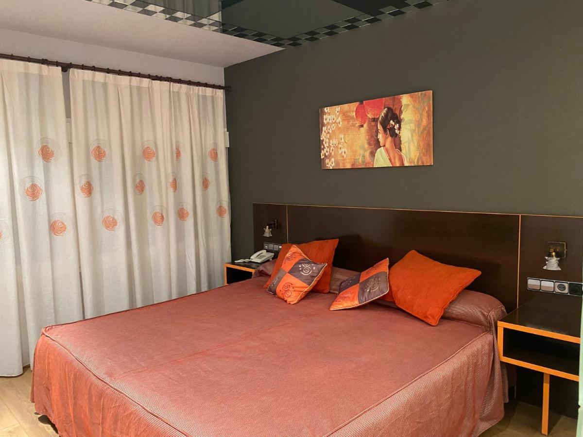 Hotel La Union อูมาเนส เด มาดริด ภายนอก รูปภาพ
