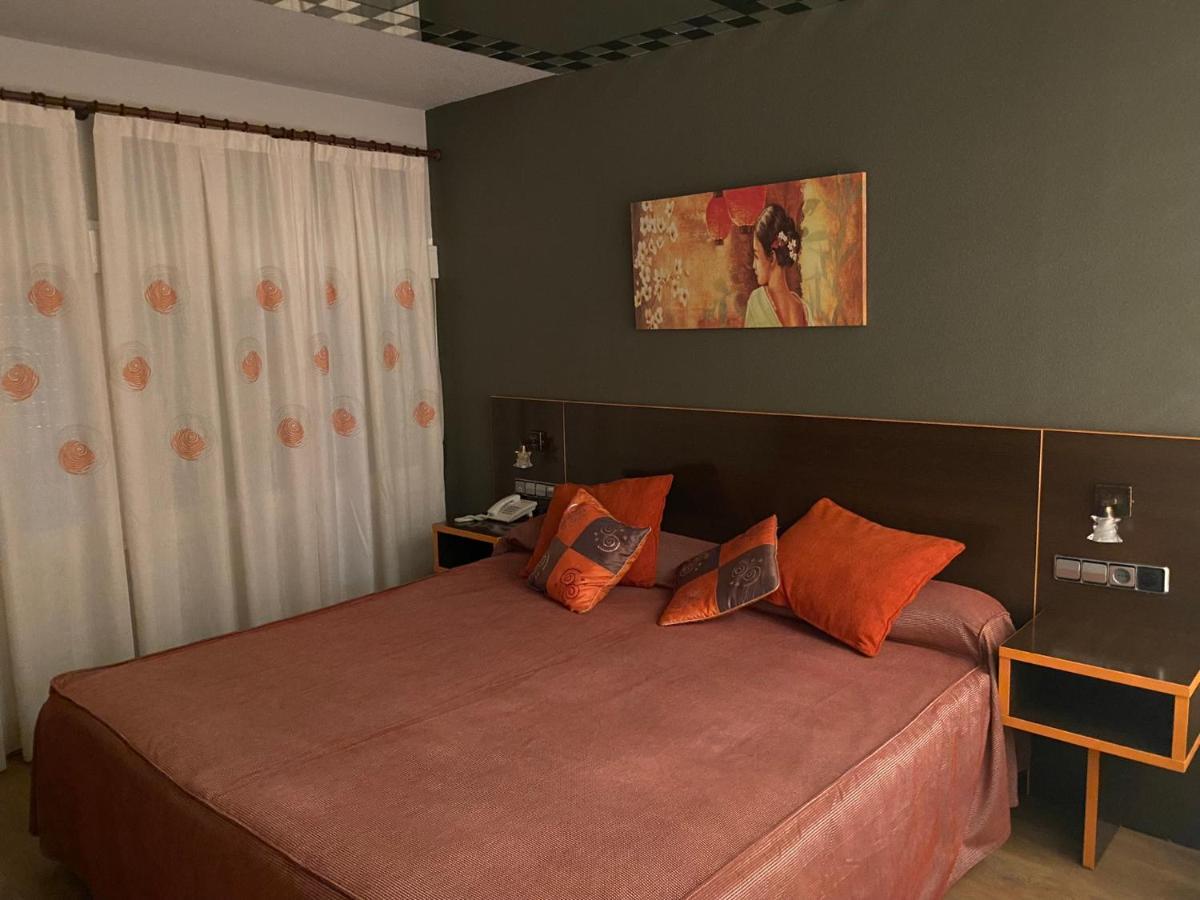 Hotel La Union อูมาเนส เด มาดริด ภายนอก รูปภาพ