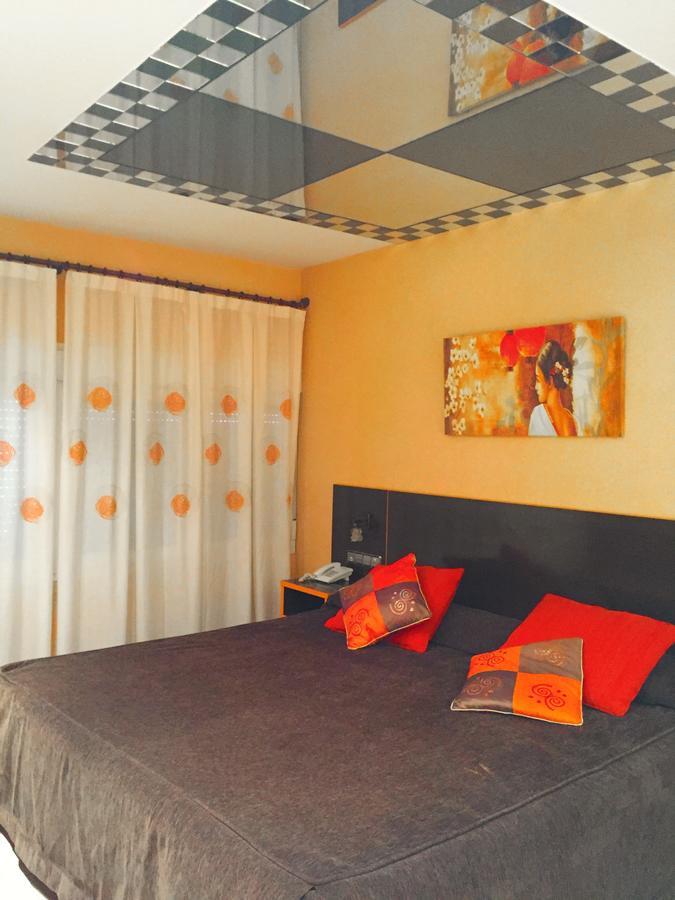 Hotel La Union อูมาเนส เด มาดริด ภายนอก รูปภาพ