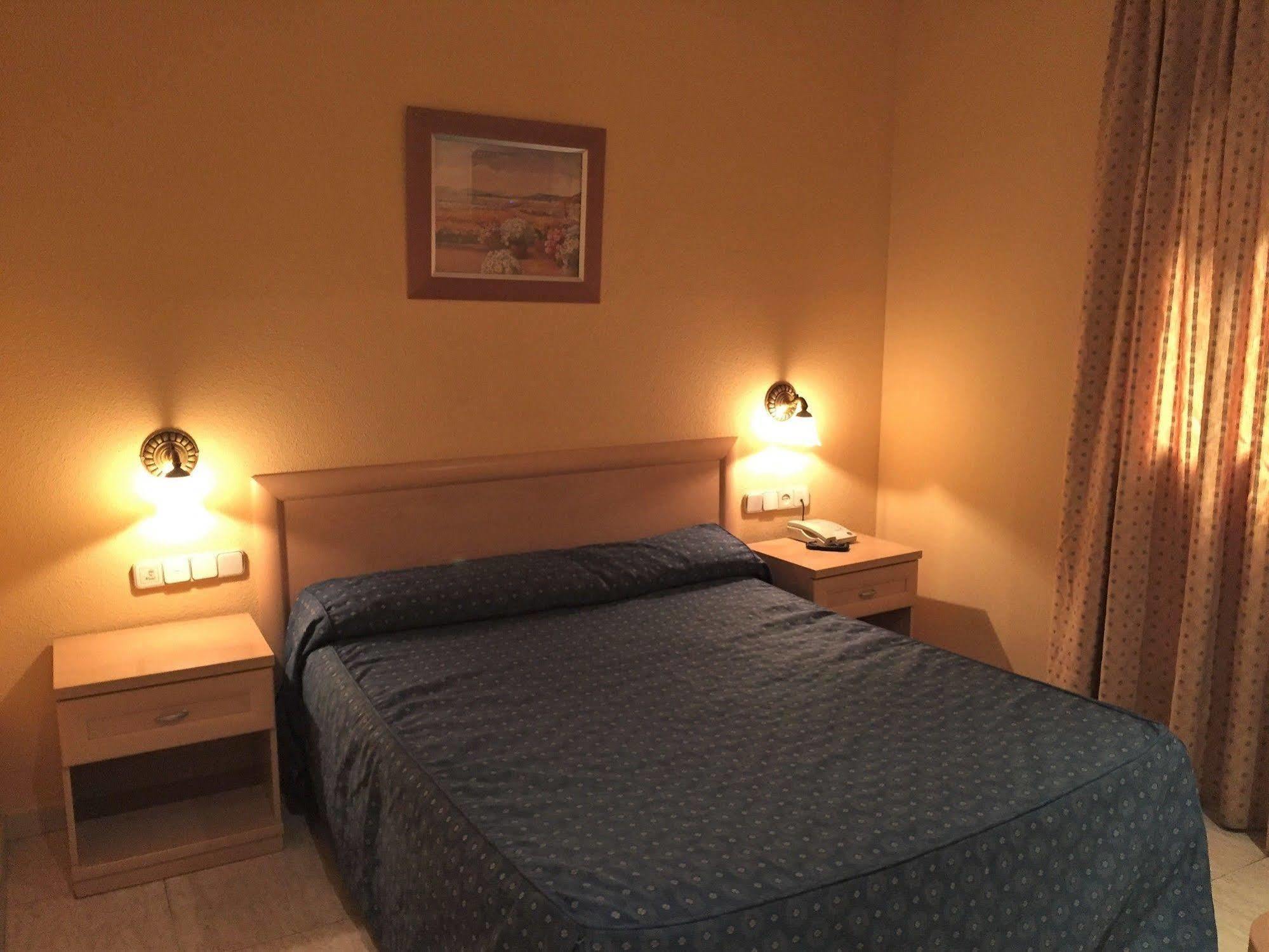 Hotel La Union อูมาเนส เด มาดริด ภายนอก รูปภาพ
